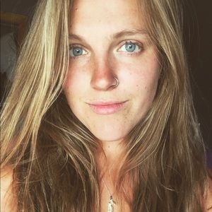 Meet your Posher, Holly